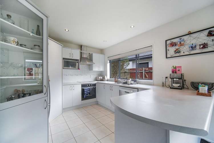 12 Ginders Drive 11410_5