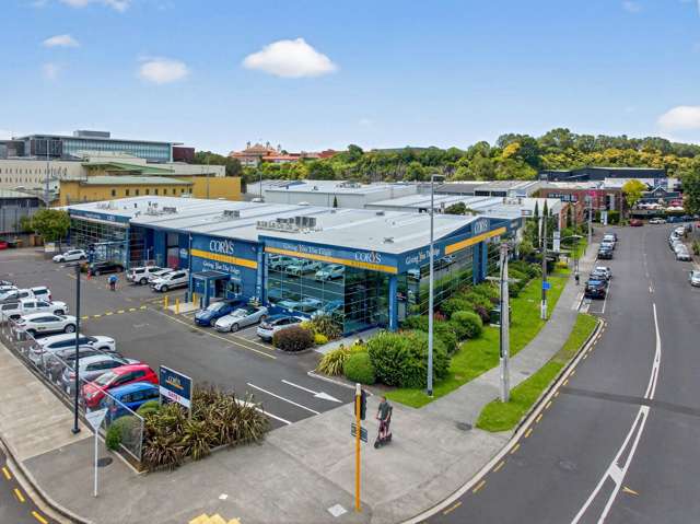 Mixed Use Central Showroom / Warehouse