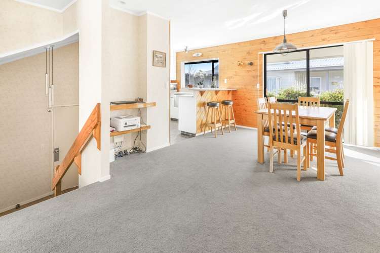 4 Oregon Crescent Glenview_7