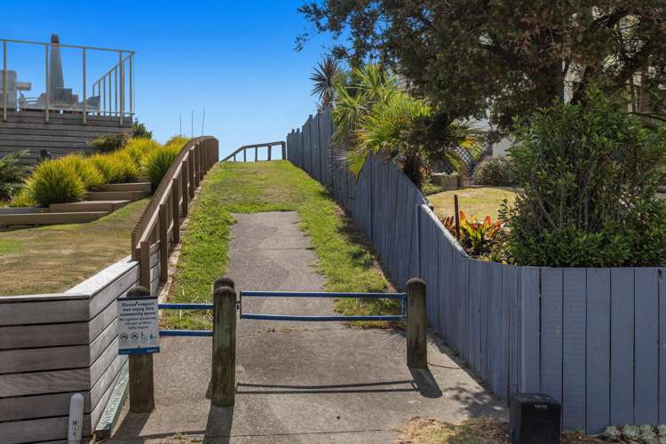 14 Commodores Close Coastlands_22