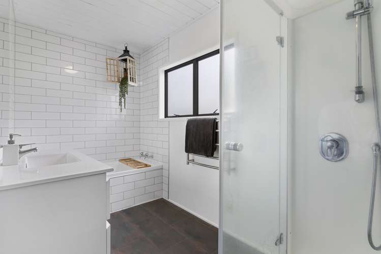 2/15 Stewart Road Mount Albert_11