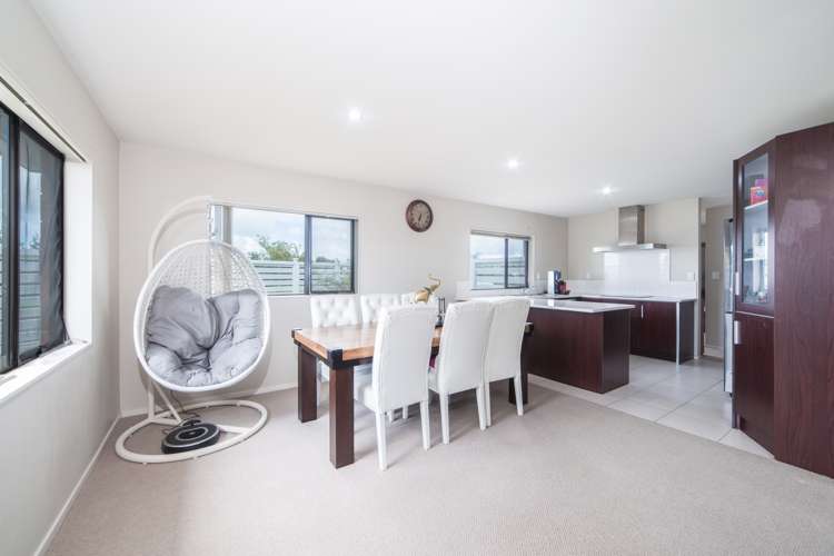 12 Riverglade Parkway Te Atatu South_3
