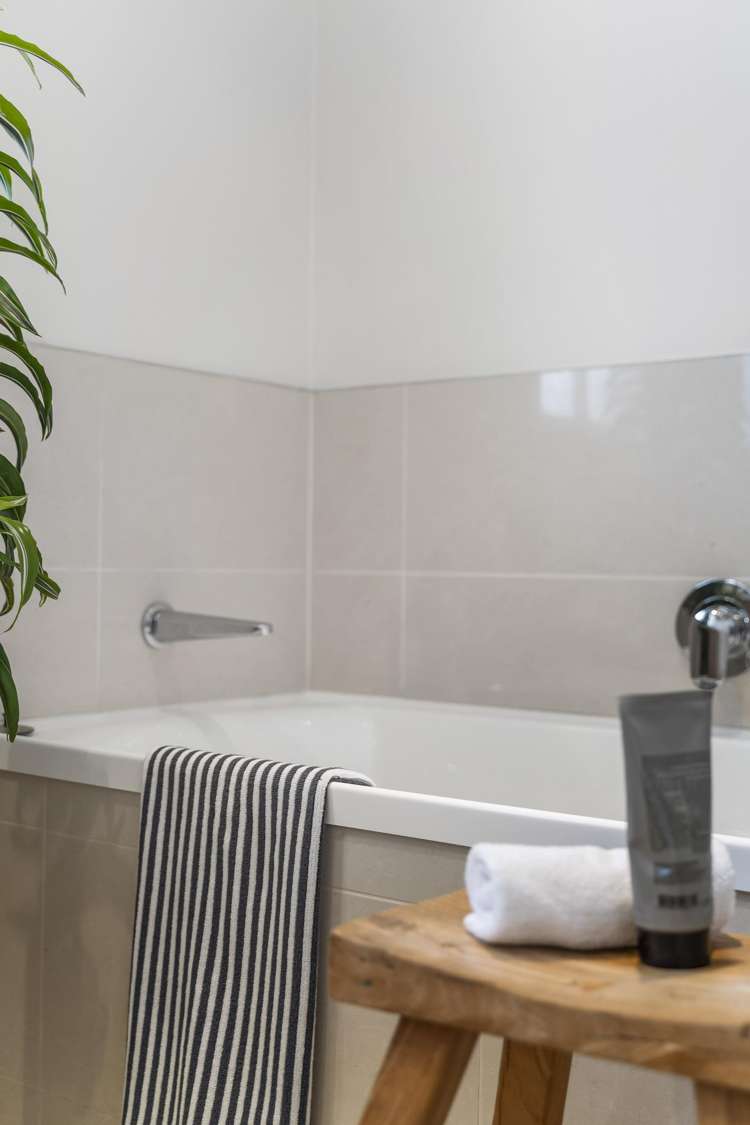 1/1 Cecil Road Milford_11