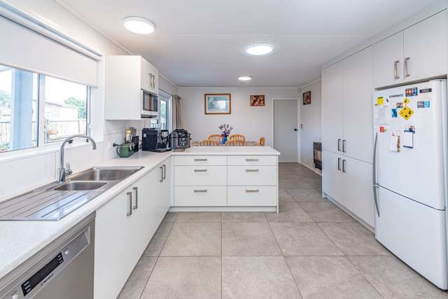 19 Exeter Crescent Springvale_1