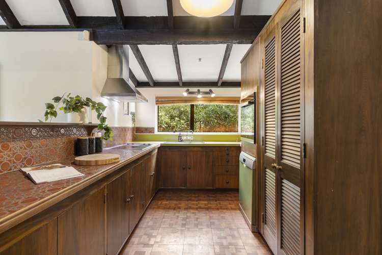 196 Godley Road Titirangi_11