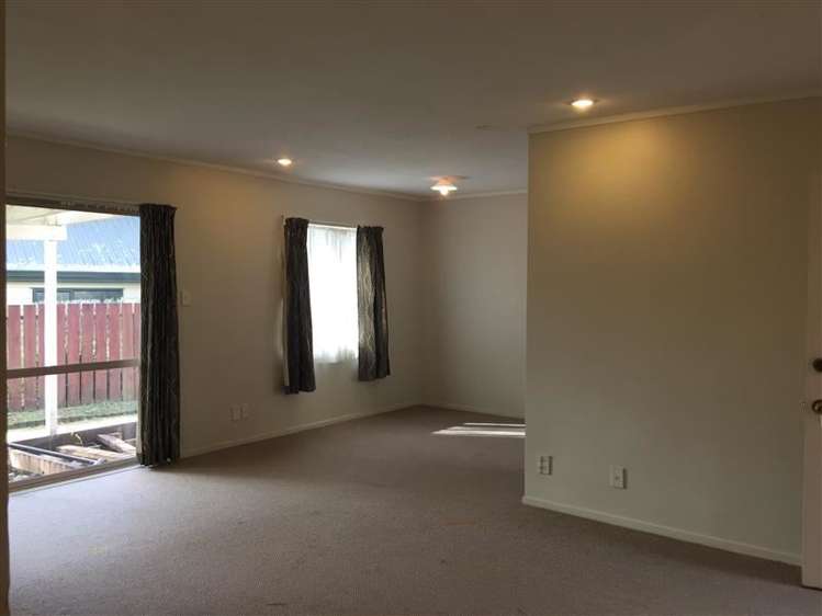 240b Te Atatu Road Te Atatu South_3