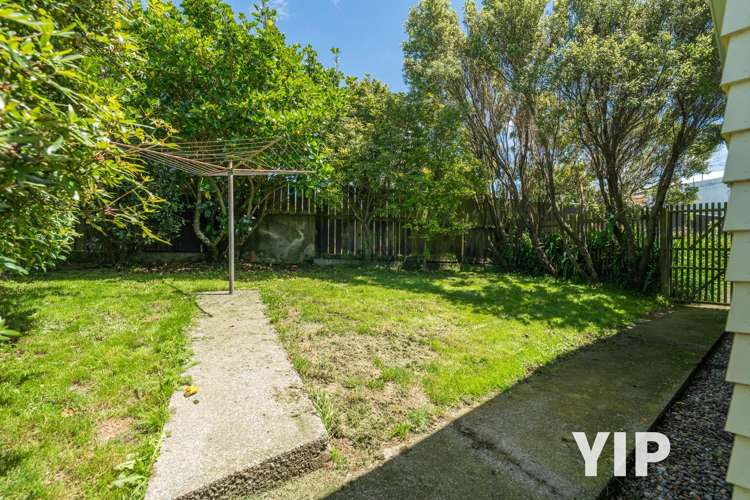 36 Bracken Road Paparangi_15