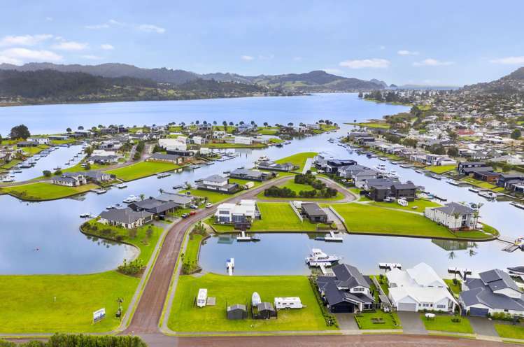 304 Waterways Parade Pauanui_24