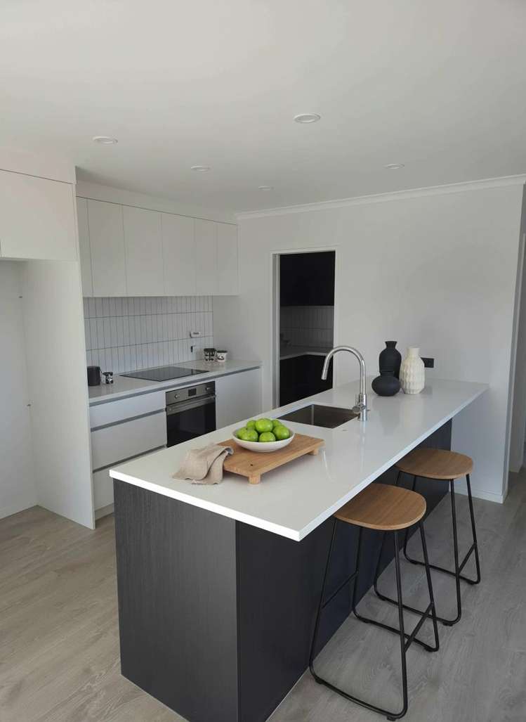 92 Metoriti Crescent_2