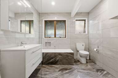 142 Weatherly Road_4