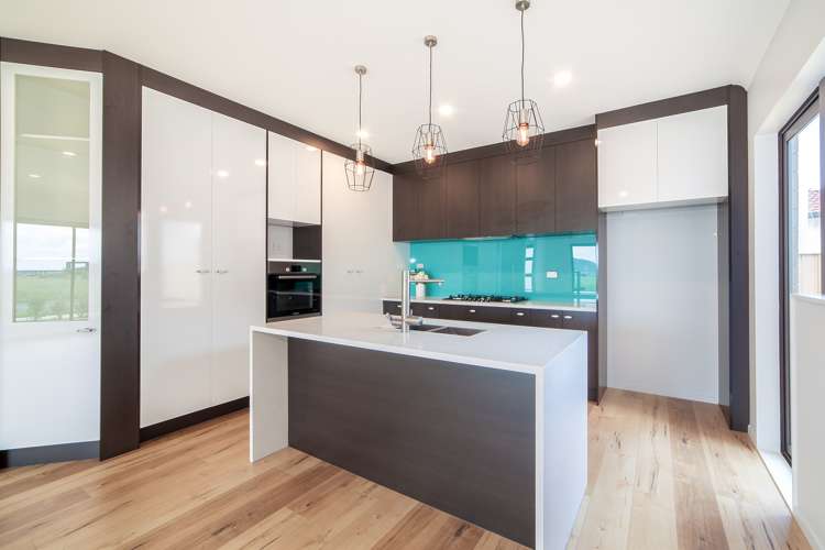 84 Donegal Park Drive Flat Bush_8