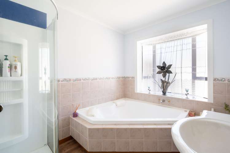 5 Holdaway Grove Richmond_20