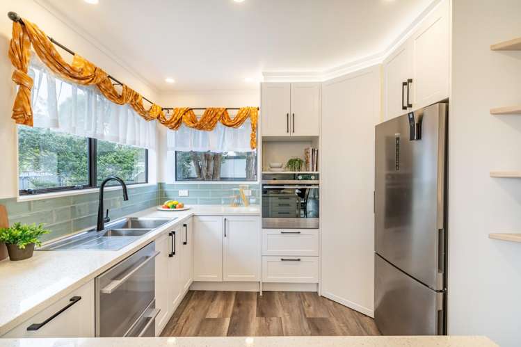 79 Sea Vista Drive Pukerua Bay_10