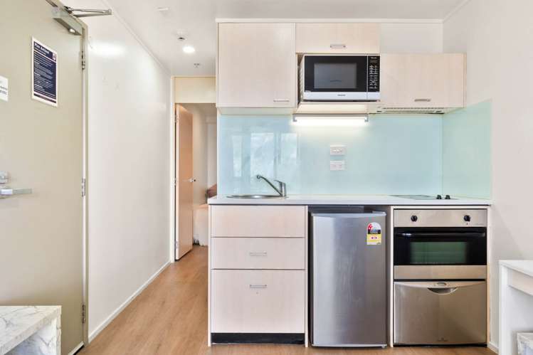 1229/72 Nelson Street_4