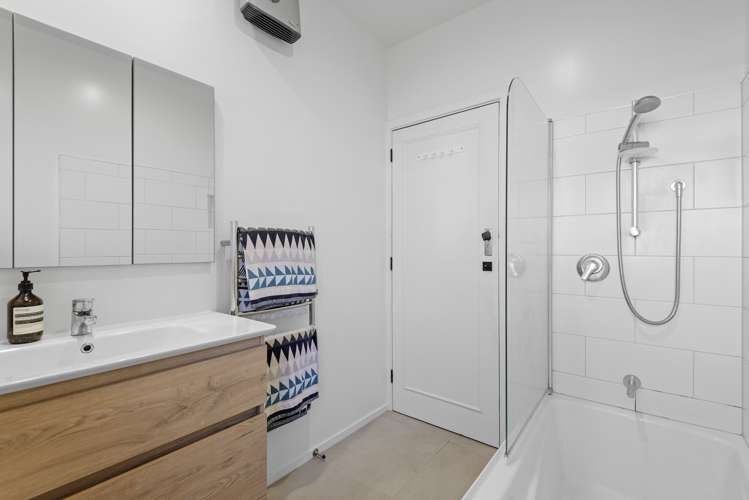 36 Roosevelt Avenue Saint Albans_13