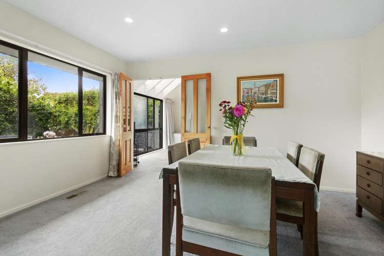 1 Colin Grove Hutt Central_5