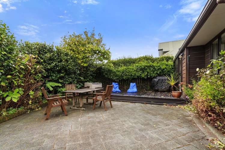 1 Colin Grove Hutt Central_18