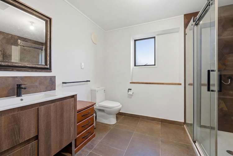 85 Oaktree Avenue Browns Bay_19