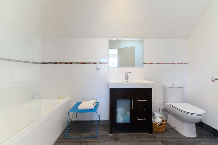 6 Bamfield Place Hillsborough_15