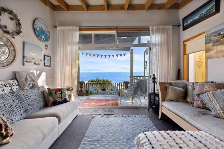 Wai-iti Beach Retreat Beach Road Waiiti_8