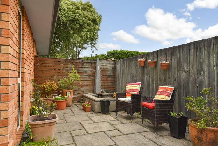 32 Carroll Place Owhata_22