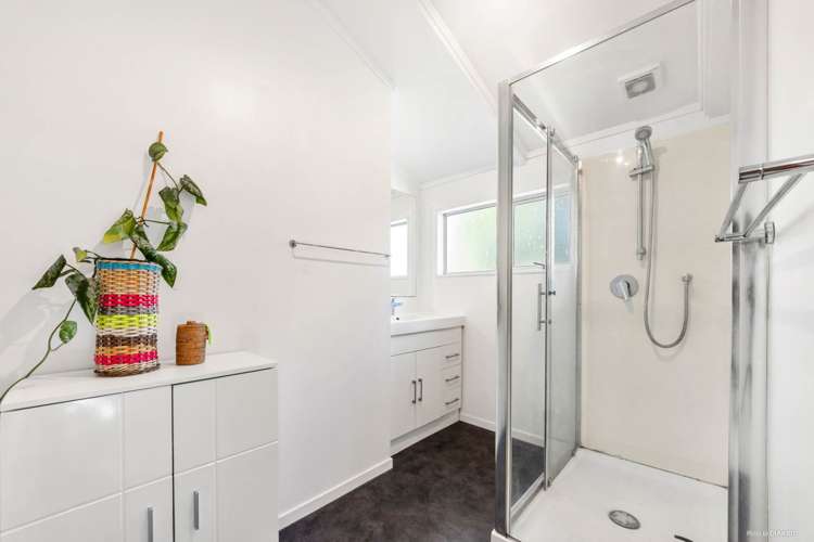 2/27 Brandon Road Glen Eden_11