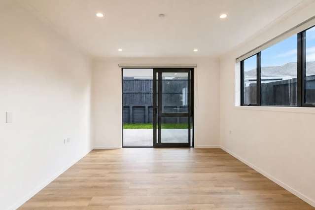 2/43 Briannarose Drive Fitzroy_1