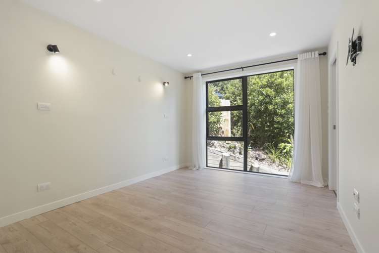 211 Victory Road Laingholm_14