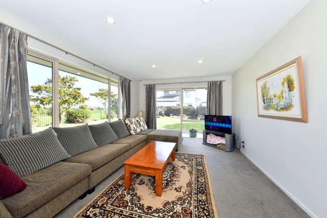 3 Somerville Crescent Aidanfield_2