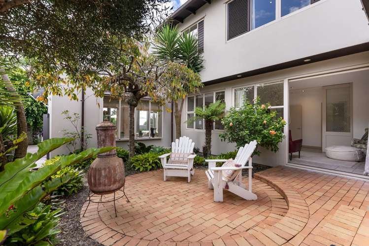 2/2 Clifton Road Takapuna_15