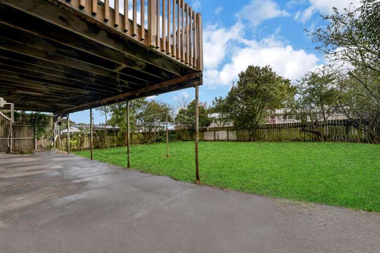 12 Ozich Avenue Te Atatu South_21