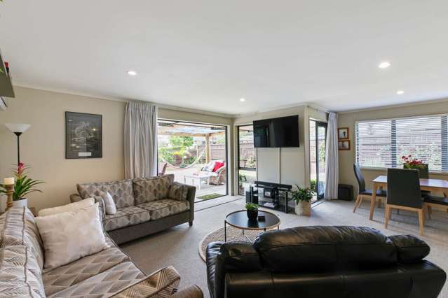 2 Eagle Street Welcome Bay_1