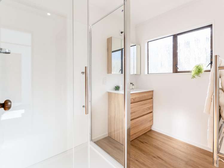 55 Beazley Avenue Paparangi_12