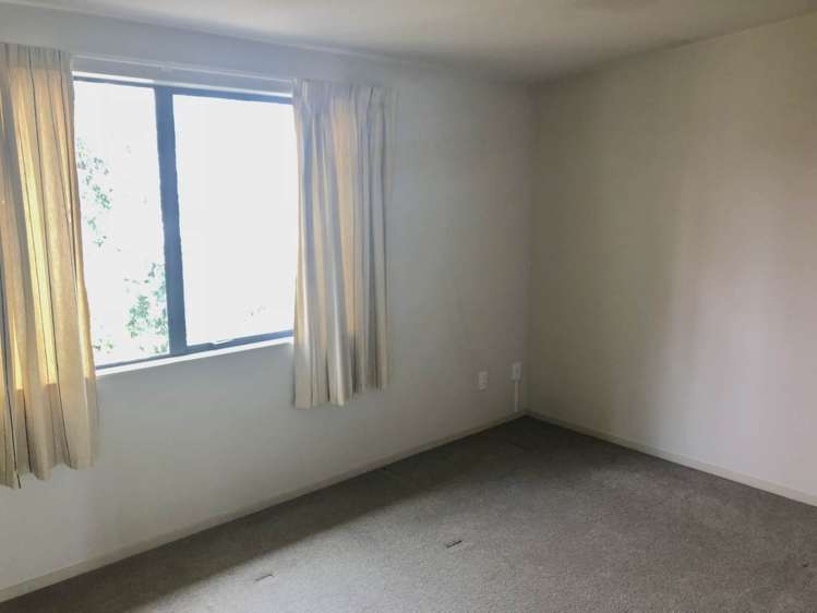 2/8 Soljak Place Mount Albert_6