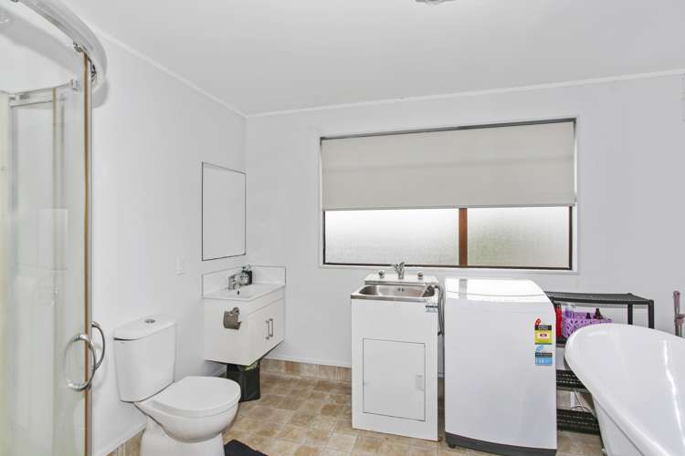 608c Massey Road Mangere_16