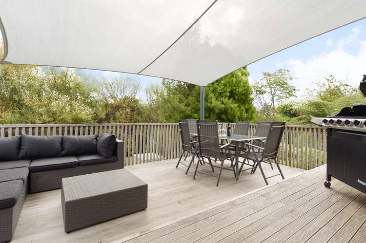 18a Saxbys Road Glenview_13