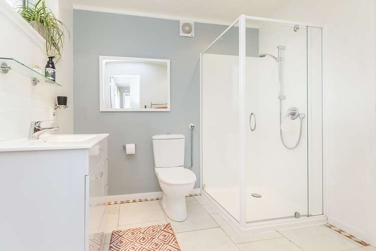 85 Kinghorne Street Strathmore Park_11