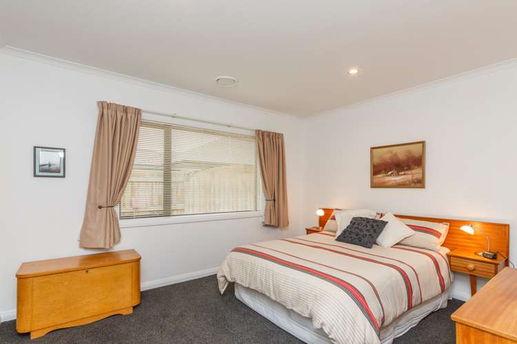 5 Saint Heliers Grove Fitzherbert_10