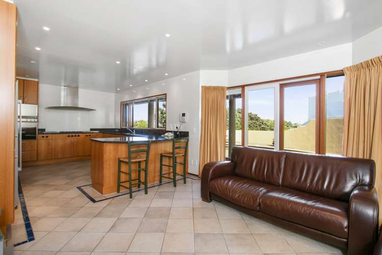 96 Paritai Drive Orakei_10