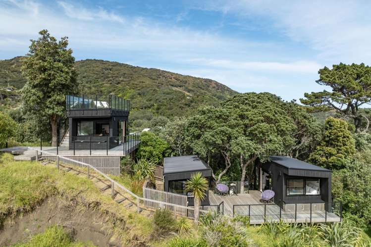 21 & 21a Beach Valley Road Piha_6