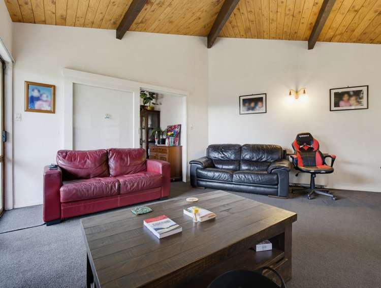 17 Burton Place Owhata_6
