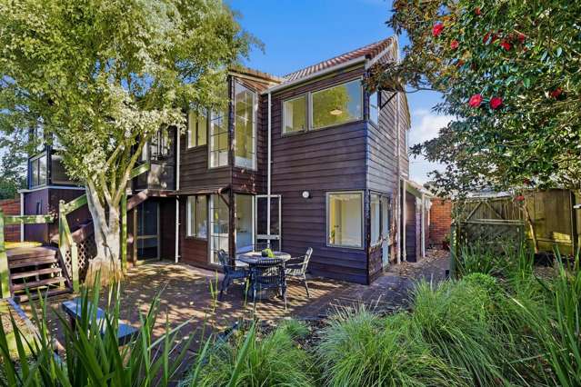 2/1 Aramoana Avenue Devonport_2