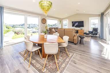 12 Longbeach Drive_1