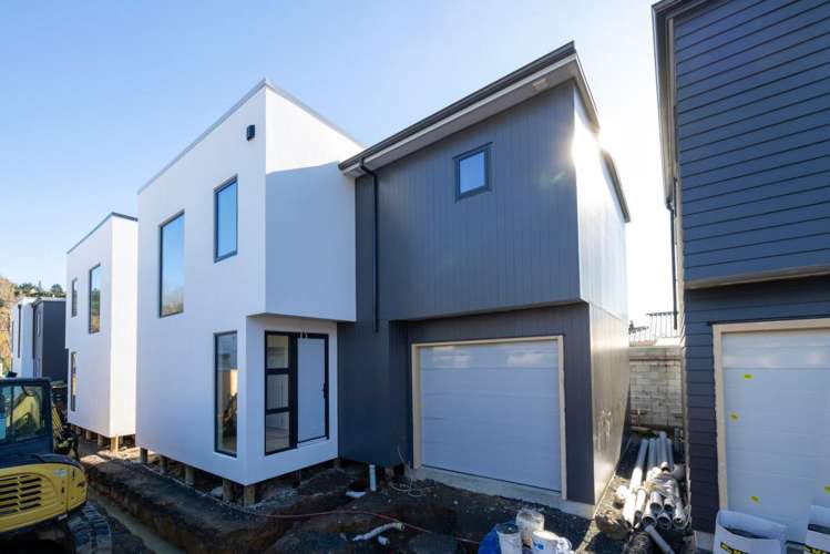 215 Stokes Valley Road_4