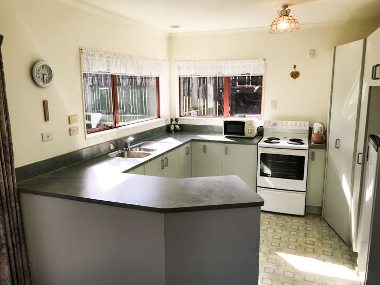 122unit Kenny Street Waihi_11