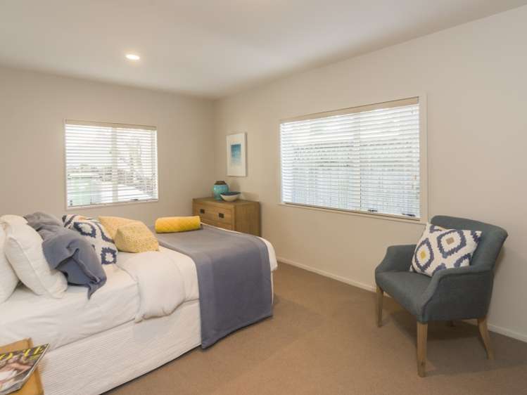 31 Churchill Road Murrays Bay_12