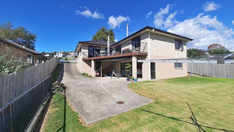 93 Orion Drive Welcome Bay_24