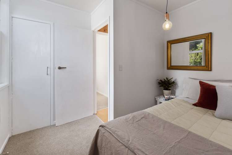 3 Ferndale Avenue Leigh_13