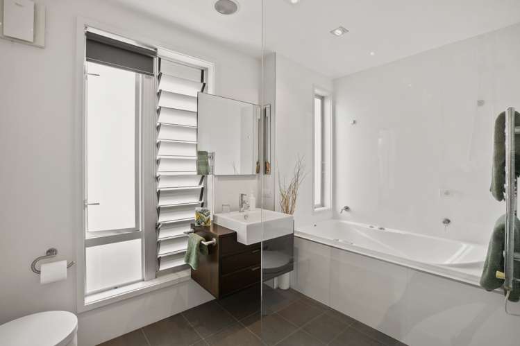 90a Buller Street New Plymouth Central_16