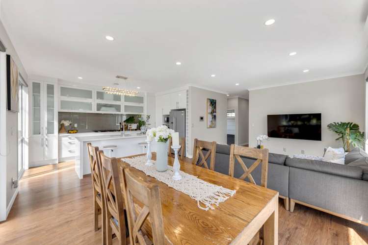 7 Defender Crescent Beachlands_12